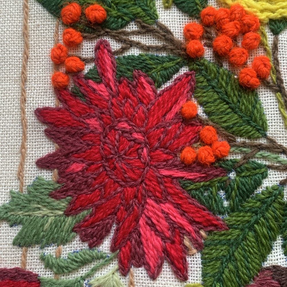 Vintage Crewel Floral 18x24 - Picture 8 of 10
